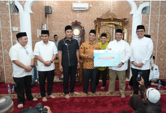 Safari Ramadan Wagub salurkan bantuan Rp75 juta di Solok
