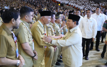 Bencana hidrometeorologi Sumbar, Mahyeldi bersalaman dengan Presiden Prabowo