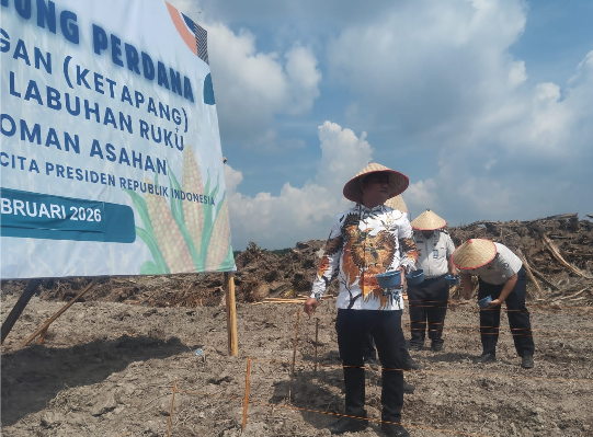 Wakil Bupati Asahan Rianto mengikuti Penanaman Jagung Perdana Lapas Labuhan Ruku.