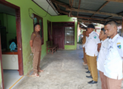 Wali Nagari Punggasan Timur memimpin apel pagi bersama perangkat nagari