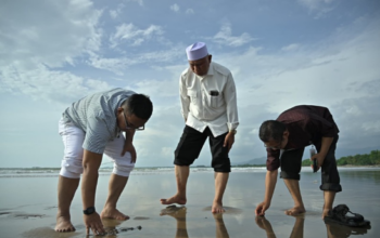 daratan baru Pantai Parkit Padang akibat sedimentasi banjir bandang