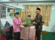 Sekda Sumbar Arry Yuswandi saat Safari Ramadan di Masjid Baitul Hikmah Padang Panjang