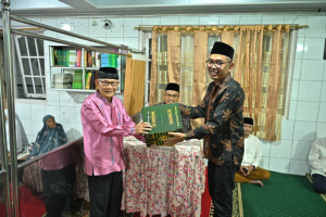 Sekda Sumbar Arry Yuswandi saat Safari Ramadan di Masjid Baitul Hikmah Padang Panjang