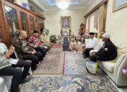 Mahyeldi takziah Try Sutrisno di Jakarta