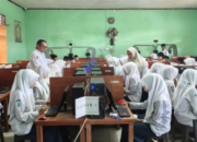 Siswa kelas IX MTsN 5 Pesisir Selatan mengikuti gladi bersih TKA berbasis komputer