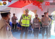 Kapolres Pasaman Barat meninjau Posyan Simpang Empat Operasi Ketupat Singgalang 2026