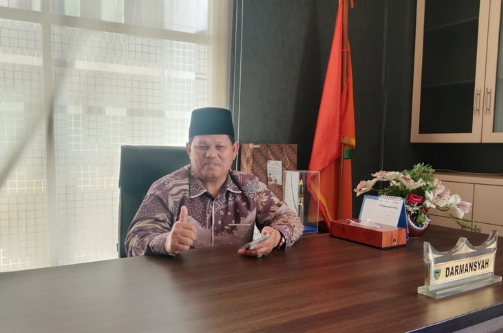 Ketua DPRD Pesisir Selatan Darmansyah di ruang kerjanya