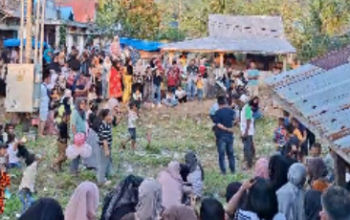 peserta lomba tarik tambang PHBI di Lagan Gadang Mudik Pesisir Selatan