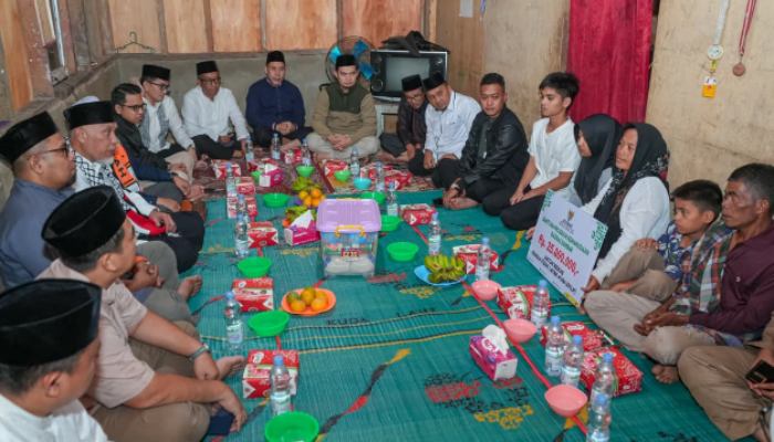 Bedah RTLH Mahyeldi 2026: Haru! Sahur Bersama Keluarga Miskin di Sawahlunto