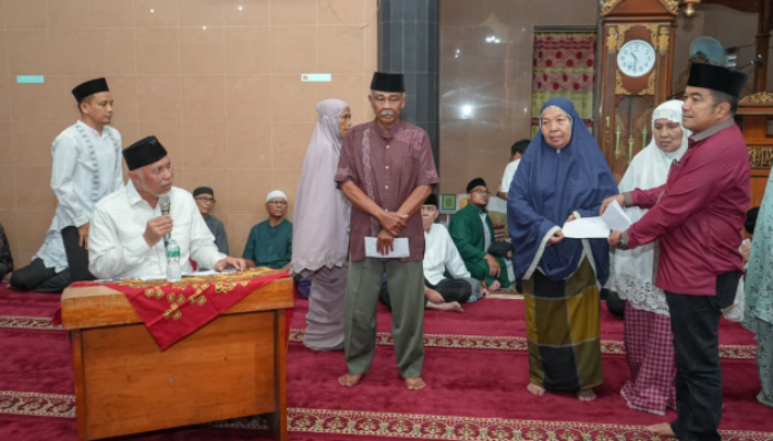 Safari Ramadan Mahyeldi di Sawahlunto, Serahkan Hibah Rp50 Juta dan Beasiswa Rp213 Juta