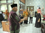 Mahyeldi sidak Ramadan memeriksa kehadiran ASN Pemprov Sumbar