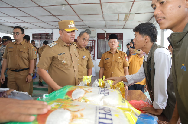 Wabup Asahan Rianto tinjau Operasi Pasar Asahan jelang Lebaran