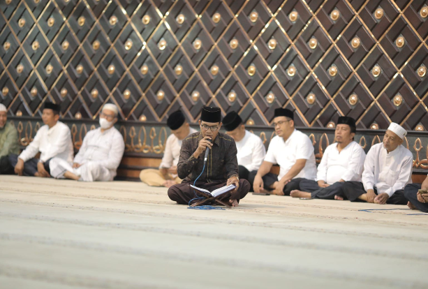 Pembacaan ayat suci Al Quran pada peringatan Nuzulul Quran Asahan di Masjid Agung H Achmad Bakrie Kisaran