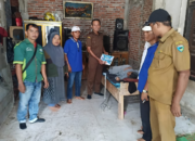 Pemnag Punggasan Timur Salurkan BLT Dana Desa Secara Door to Door kepada 23 KPM