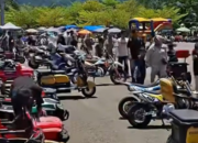 PAD Pariwisata Pessel di Pantai Carocok hari ketiga Lebaran masih rendah dengan retribusi parkir Rp9,82 juta