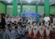 Kahiyang Ayu bersama anak-anak di Panti Asuhan Muhammadiyah Kisaran saat bakti sosial HKG ke-54 Asahan