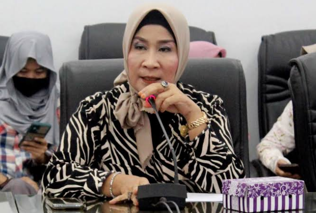 Hj Nety Herawati Ketua Komisi I DPRD Barito Utara