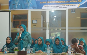 ketua pkk asahan tinjau pekarangan warga desa persatuan program aku hatinya pkk