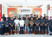 Muhamad Khadafi saat memberikan arahan terkait peran Bawaslu nontahapan di Pesisir Selatan