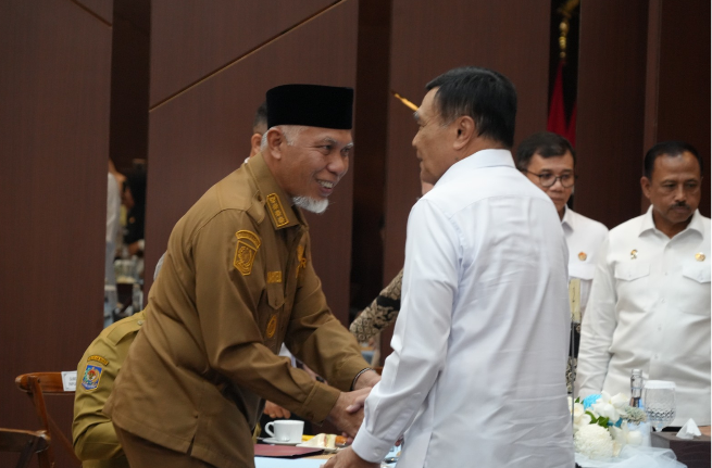 Mahyeldi Ansharullah saat menghadiri dialog Polkam di Jakarta