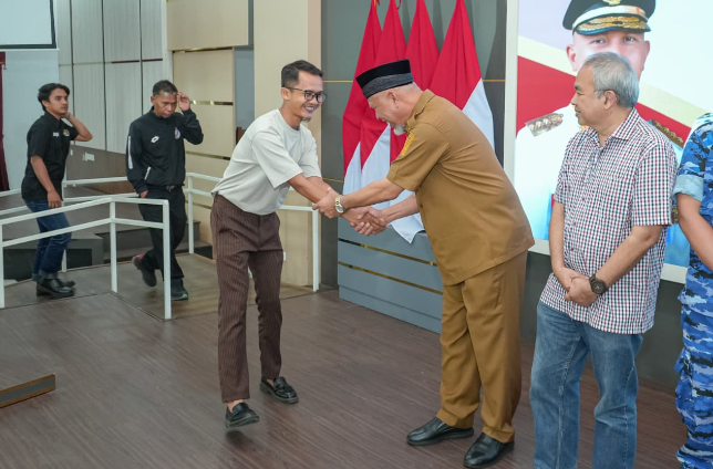 Gubernur Sumbar Mahyeldi menghadiri halal bihalal KONI Sumbar di Auditorium Gubernuran Padang