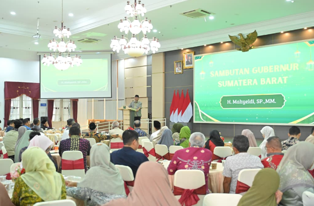 Gubernur Sumbar Mahyeldi Ansharullah menghadiri acara Halalbihalal IKA UNAND di Auditorium Gubernur Sumbar Padang