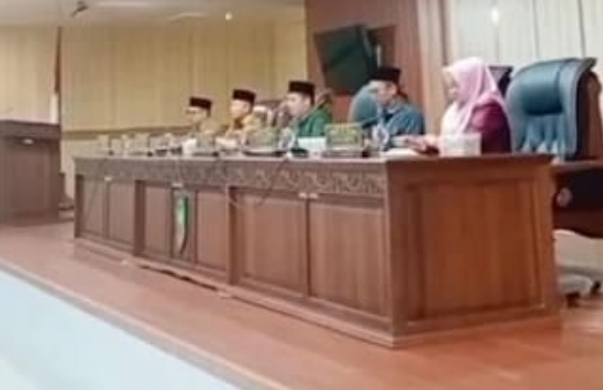 Ketua DPRD Pasaman Nelfri Asfandi membuka masa sidang 2026 di Lubuk Sikaping