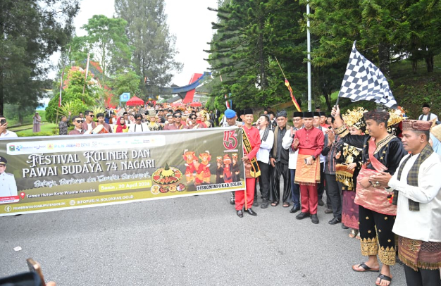 pawai budaya Solok 74 nagari HUT Kabupaten Solok
