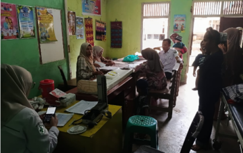 Kegiatan posyandu Punggasan Timur di Koto Langang