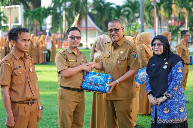 ASN calon jemaah haji Sumbar dilepas di Kantor Gubernur Padang
