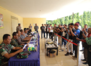 Bupati Asahan dan Kapolres menunjukkan barang bukti sabu 5 kilogram hasil pengungkapan kasus narkoba