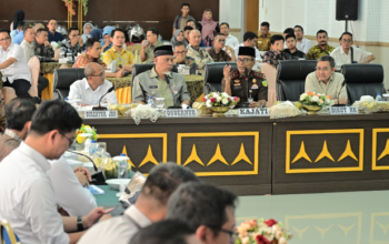 rapat percepatan tol pekanbaru padang di kejati sumbar bersama gubernur dan kementerian pupr