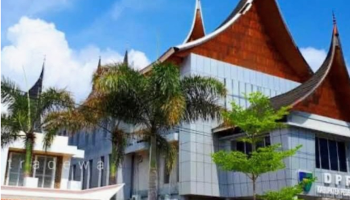 Jadwal Berubah, Ratusan Nakes Seruduk Kantor DPRD Pessel Hari Ini.