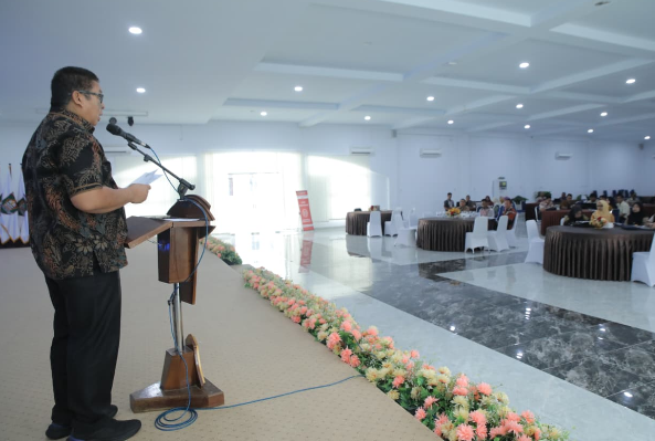 sekda asahan buka pelatihan bahasa indonesia untuk asn di aula melati