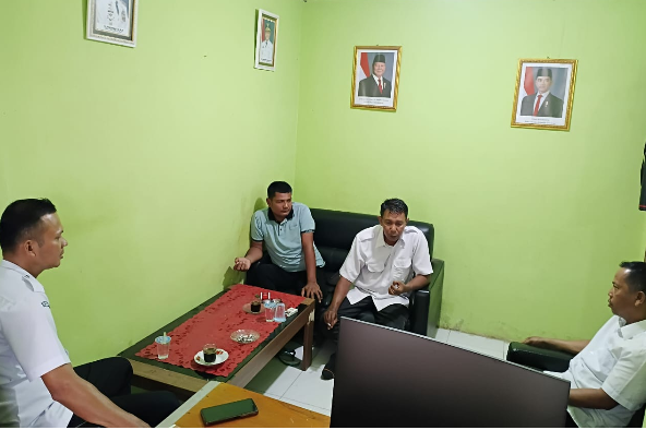 Koordinasi pemerintah Nagari Punggasan Timur dengan penyuluh pertanian BPP Linggo Sari Baganti membahas pupuk dan hasil panen