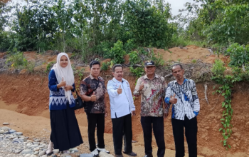 Tim LAKAM survei tanah hibah Lunang Tengah untuk rumah subsidi