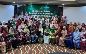 foto bersama peserta bimtek bundo kanduang di Bukittinggi