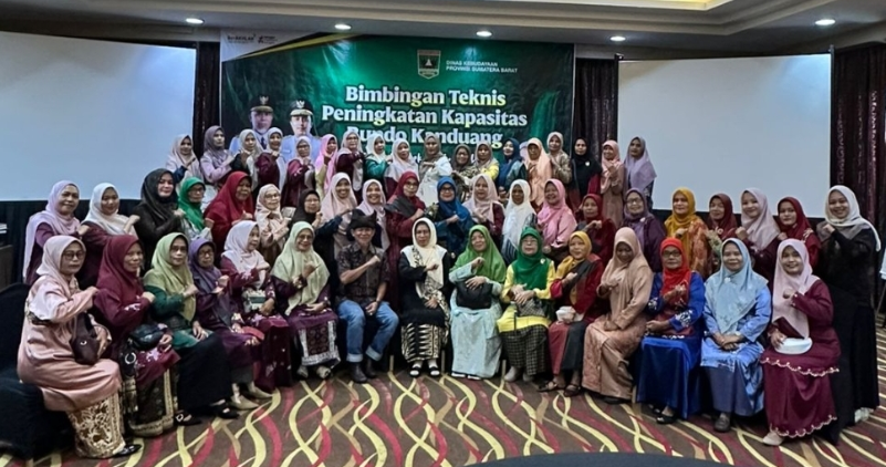 foto bersama peserta bimtek bundo kanduang di Bukittinggi