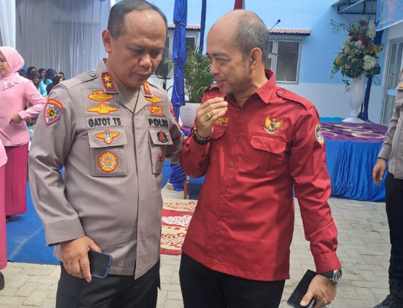 Joni Putera menyampaikan apresiasi kepada Irjen Pol Gatot Try Suryanta di pergantian Kapolda Sumbar
