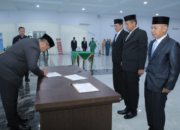 Bupati Asahan Taufik Zainal Abidin melantik enam pejabat baru di Aula Melati Kabupaten Asahan