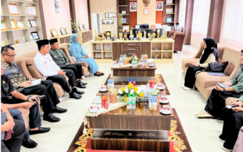Bupati Pasaman Welly Suhery saat pertemuan dengan RS Otak M Hatta Bukittinggi membahas transformasi layanan kesehatan di Pasaman