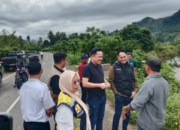 Anggota DPRD Sumbar Doni Harsiva Yandra meninjau lokasi pembangunan tanggul Batang Surantih di Pesisir Selatan