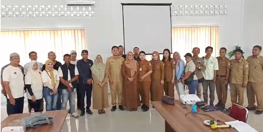Peserta forum lingkungan hidup Deli Serdang foto bersama