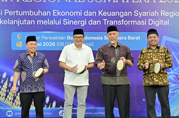 Gubernur Sumbar Mahyeldi Ansharullah menghadiri DAUN Syariah Festival di Kantor BI Sumbar