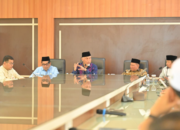 Gubernur Sumbar Mahyeldi Ansharullah menghadiri rapat persiapan peringatan 100 Tahun Jam Gadang di Bukittinggi.