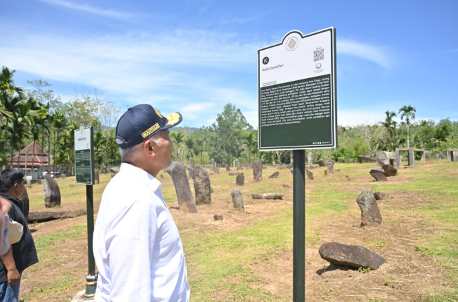 Gubernur Sumbar Mahyeldi Ansharullah meninjau Situs Menhir Bawah Parit di Nagari Maek, Kabupaten Limapuluh Kota.