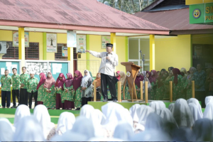 Gubernur Sumbar Mahyeldi Ansharullah menyampaikan rencana pembangunan asrama SMA di Sumatera Barat.