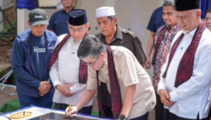 Mahyeldi Dampingi Menaker RI Resmikan Sumur Bor dan Pelatihan IT di Koto Tangah Padang