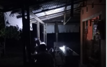 Kondisi gelap di Pesisir Selatan akibat pemadaman listrik PLN tanpa pemberitahuan