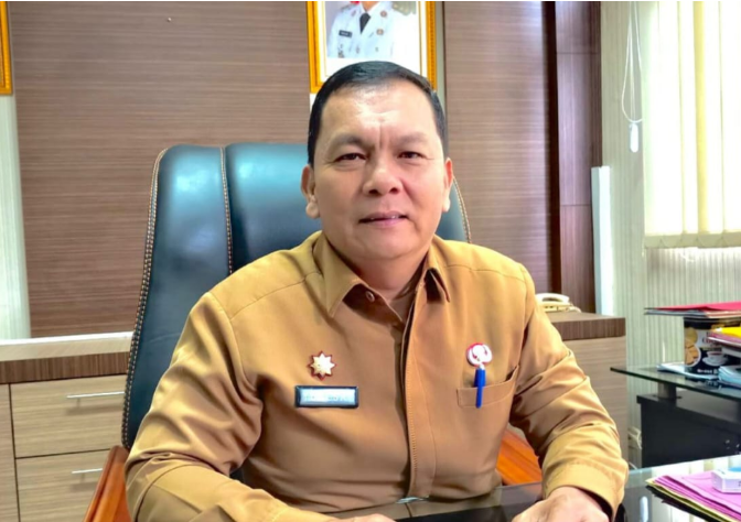 Sekda Pasaman Yudesri saat memberikan pernyataan tentang disiplin dan kinerja ASN